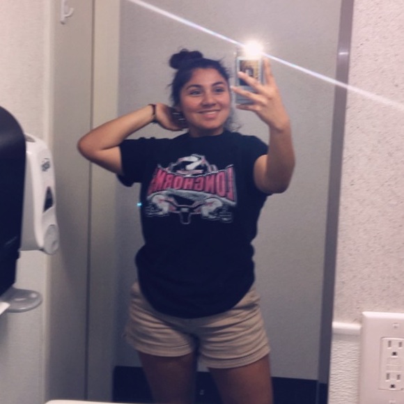 Hello I’m Jessica, your posher! - Picture 1 of 1